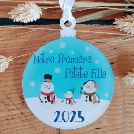 Pour l'arrivée d'une première petite fille , offrez une boule de Noël.