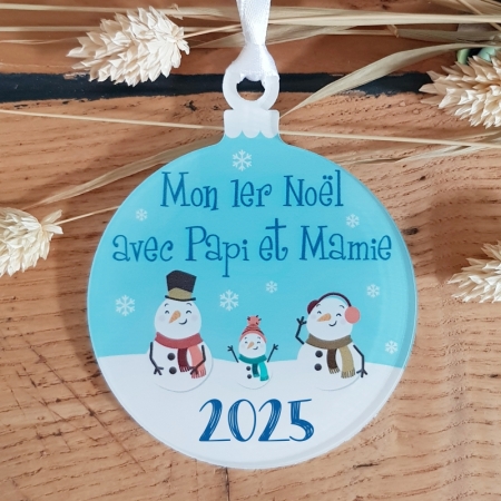 Le 1er Noël pour le Papi et la Mamie de votre enfant à conserver en souvenir sur une boule de Noël.