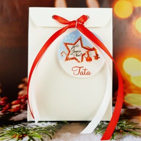 A déposer sur la table de Noël, e, cadeau pour un Tata, une boite chocolat et sa médaille Joyeux Noël.