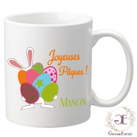 Pendant la chasse aux œufs de Pâques, faites mettre les cadeaux déposés par les cloches, dans le mug imprimé.