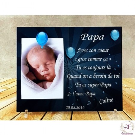 Pour la Fête des Pères, offrez un Cadre photo personnalisé au papa de votre enfant.