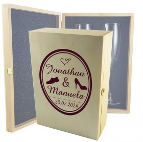 Pour un mariage, offrez un coffret bois Mr et Mme, personnalisé avec le prénom des mariés.