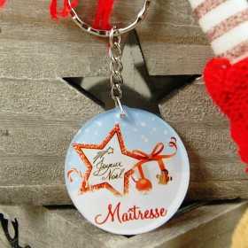 Un petit cadeau pas cher pour souhaitez un Joyeux Noël à la maîtresse de votre enfant, un Porte clef fabriqué en France.