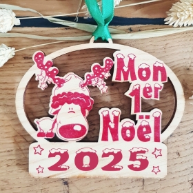 Décoration de sapin découpée dans du bois, personnalisée avec l'année et "Mon premier Noël" pour offrir à un bébé.