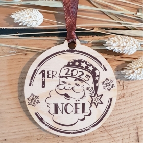 Décoration minimaliste de sapin en bois avec imprimé " 1er Noël" et l'année de naissance.